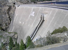 [O'Shaughnessy Dam. Notice the strange protruding house...]